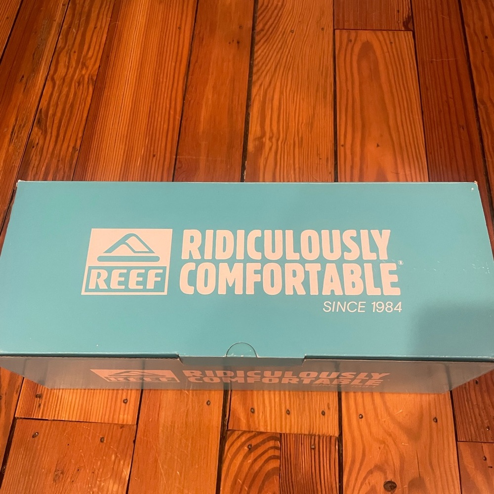 NWT Mens Reef Sandals